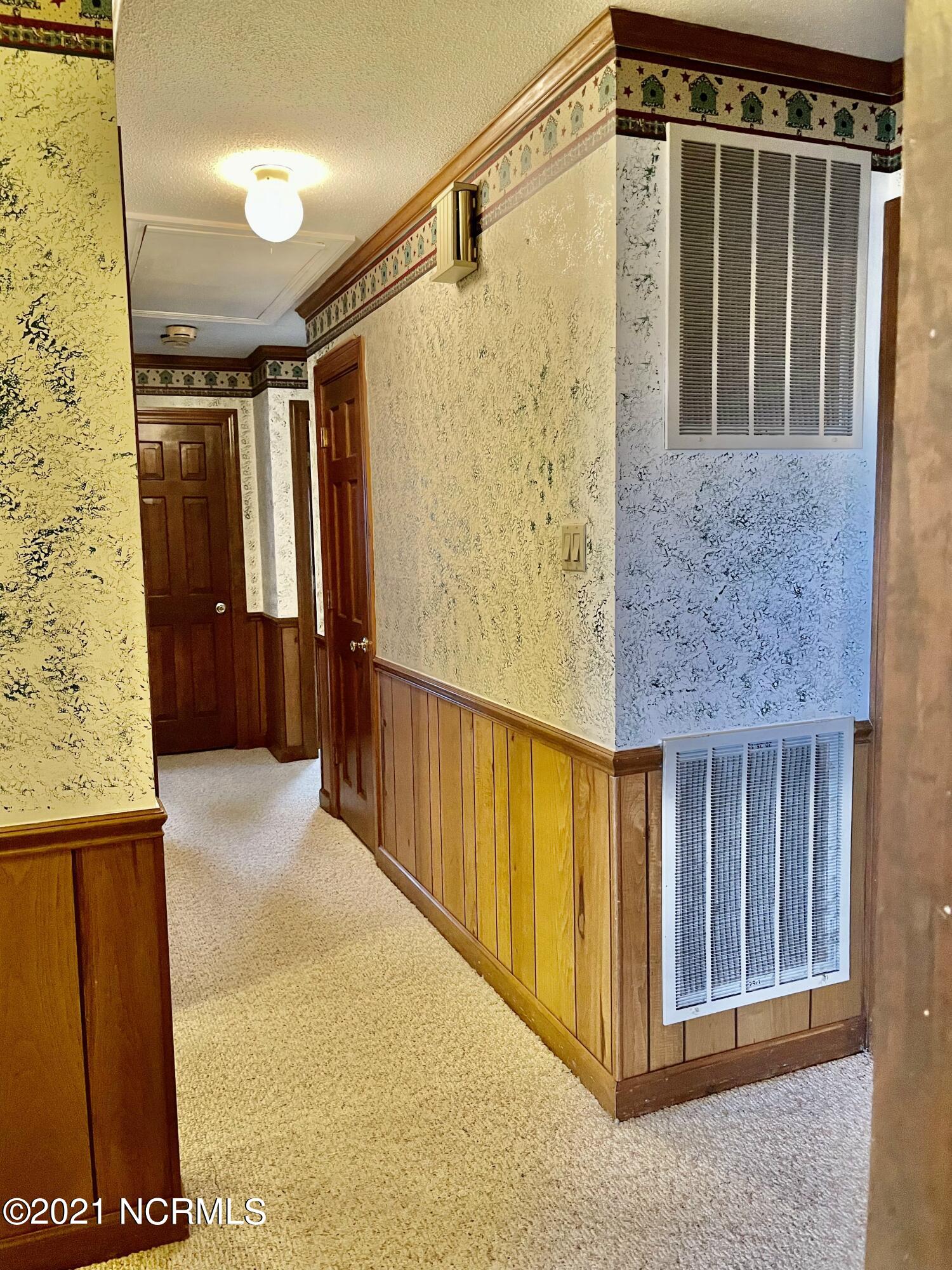 1419 Greene Haynes Road Kinston, NC 28504 - Photo 21 of 51 Foyer/Hallway