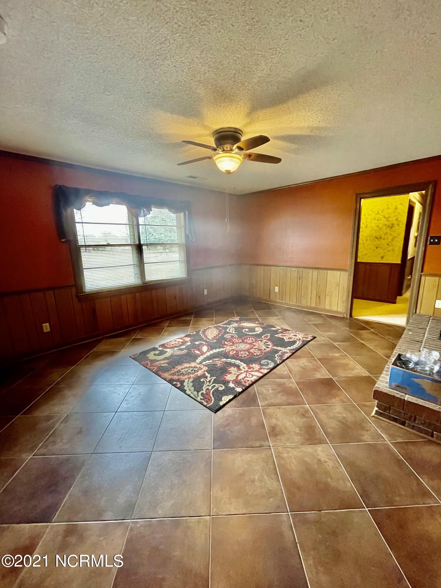 1419 Greene Haynes Road Kinston, NC 28504 - Photo 32 of 51 Dining