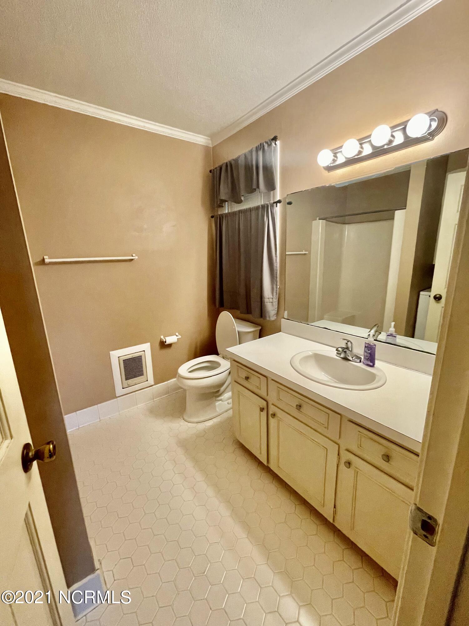 1419 Greene Haynes Road Kinston, NC 28504 - Photo 34 of 51 Bath 2