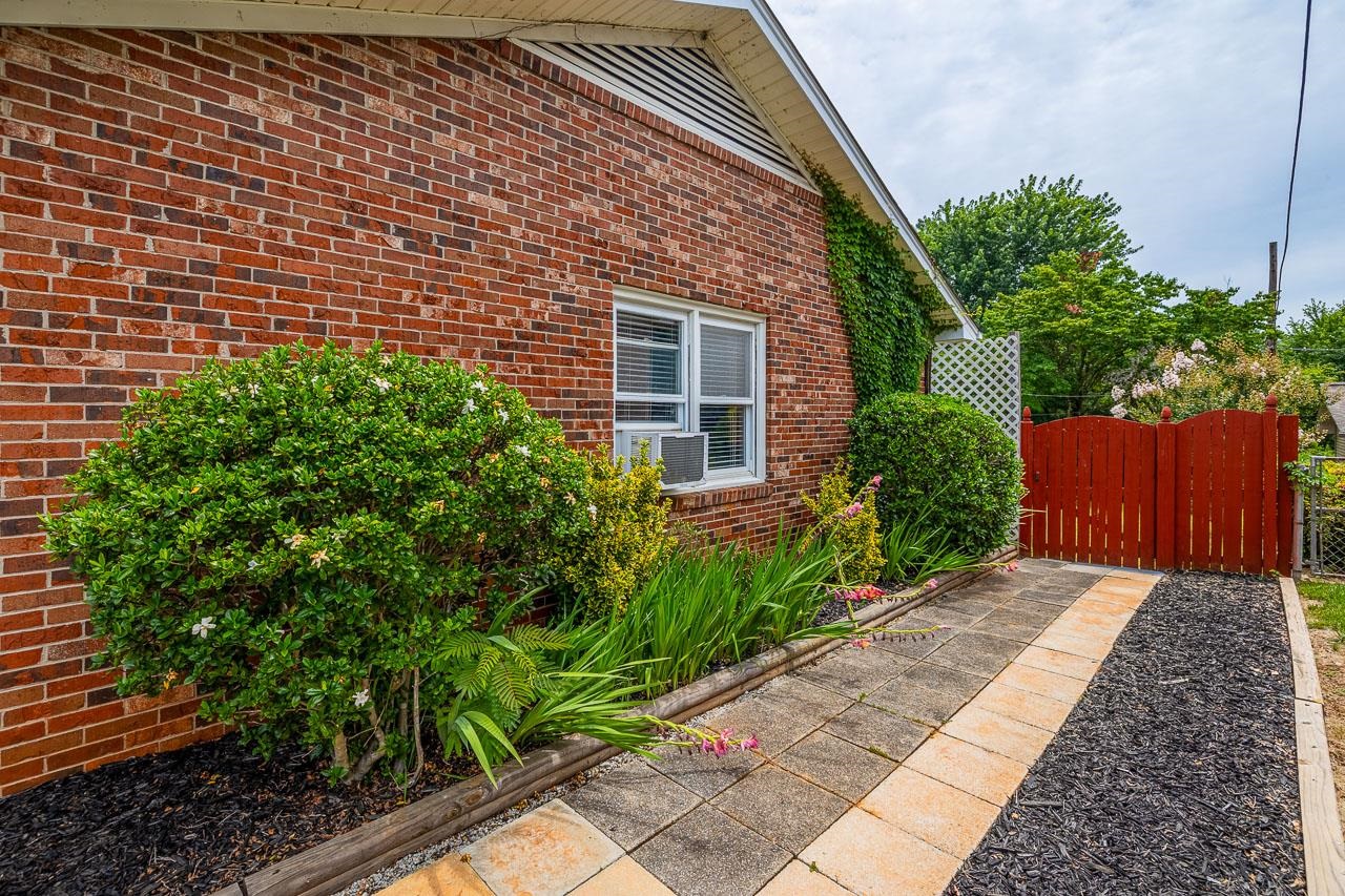 304 Del Norte Road Greenville, SC 29615 - Photo 4 of 50