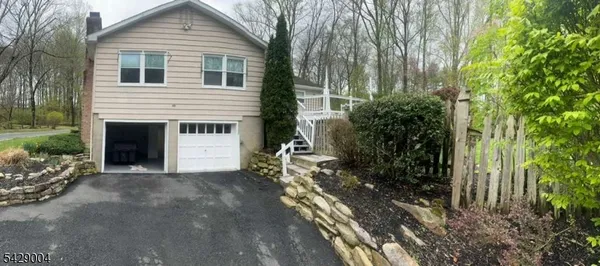 $3,500 | 645 Valley Road, Oxford, NJ 07863