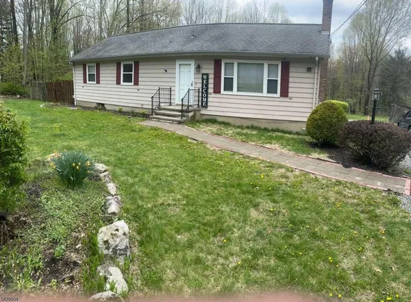 $3,500 | 645 Valley Road, Oxford, NJ 07863