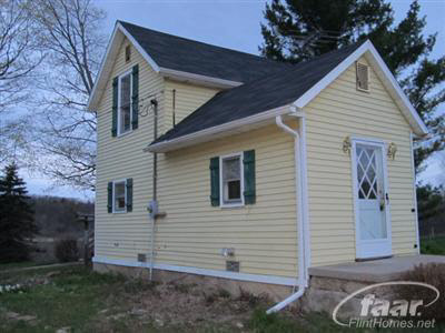 1758 North Elba Road Lapeer, MI 48446 - Photo 2 of 15 20166078-1.JPG