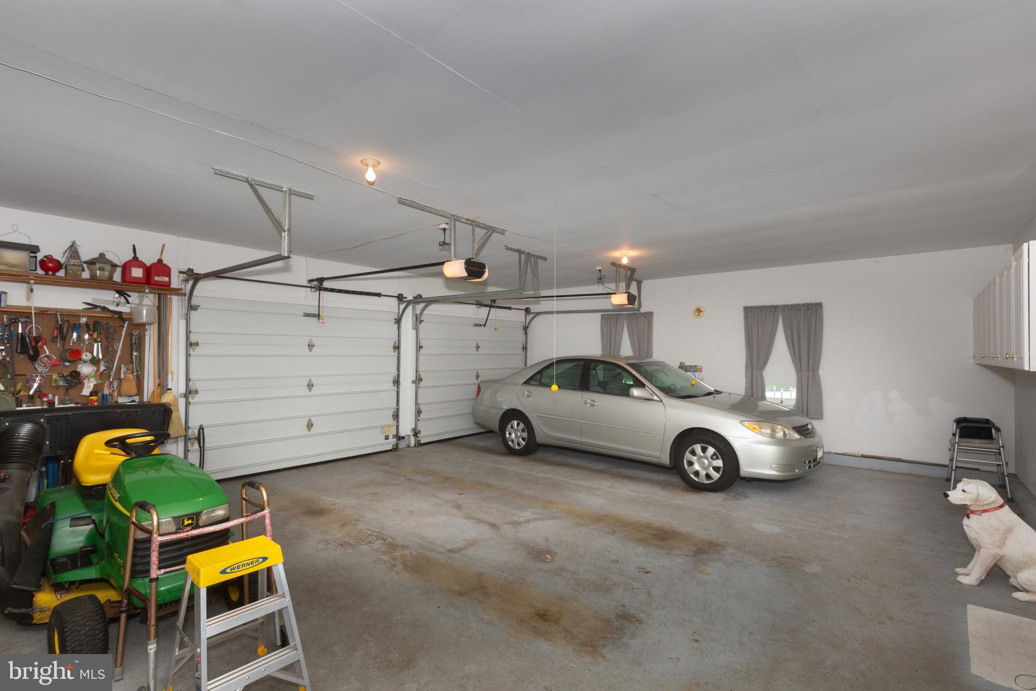 40 Greenvale Road Westminster, MD 21157 - Photo 29 of 45 Spacious 2 car garage