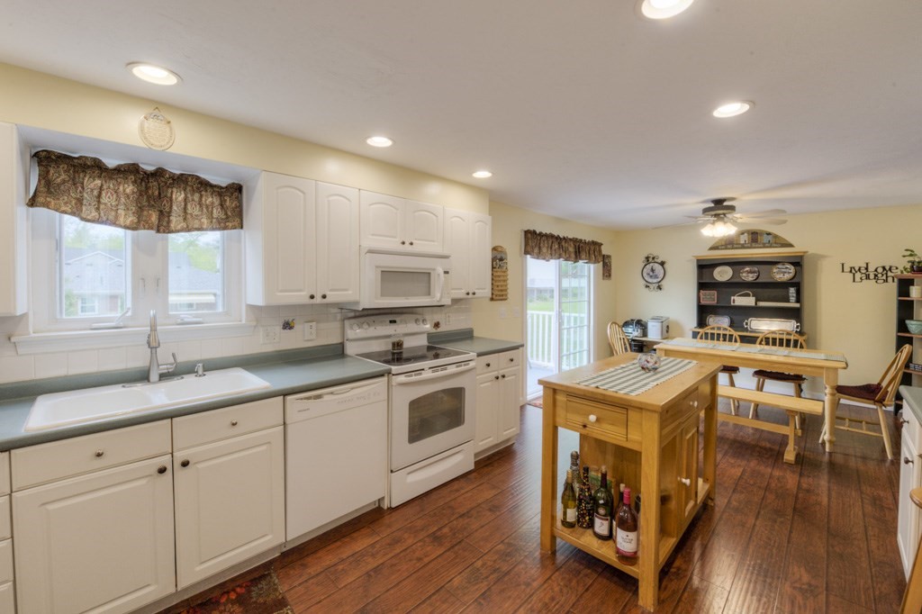 13 Simone Street Worcester, MA 01604 - Photo 11 of 33 Gallery Image 11