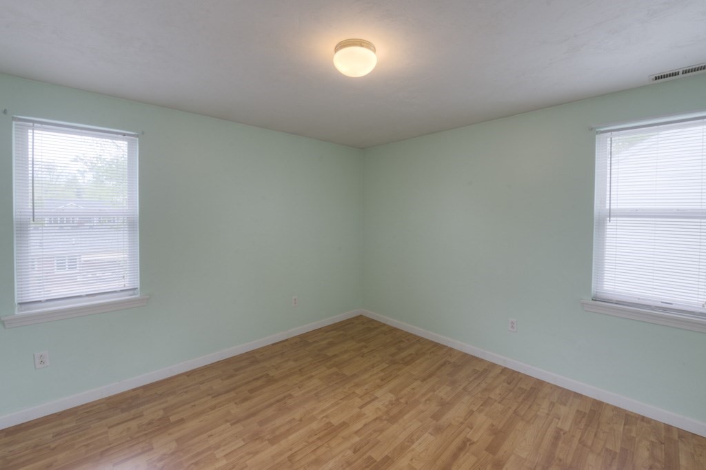 13 Simone Street Worcester, MA 01604 - Photo 17 of 33 Gallery Image 17