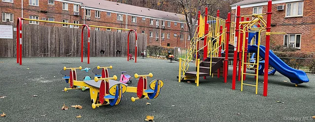 $379,999 | 54 Lawrence Drive, Unit D, White Plains, NY 10603