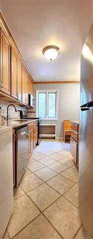 $379,999 | 54 Lawrence Drive, Unit D, White Plains, NY 10603