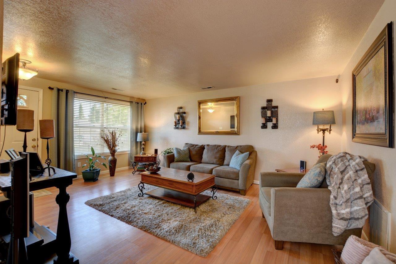 522 Daniel Street Central Point, OR 97502 - Photo 13 of 26 PIc 3