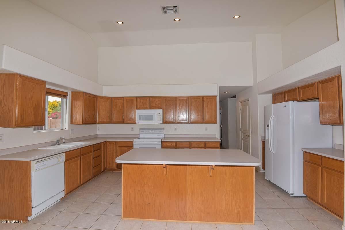 7532 North Citrus Road Waddell, AZ 85355 - Photo 21 of 51 Kitchen2