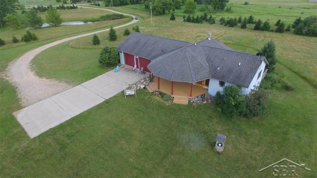 6085 Round Lake Road Gladwin, MI 48624 - Photo 5 of 38