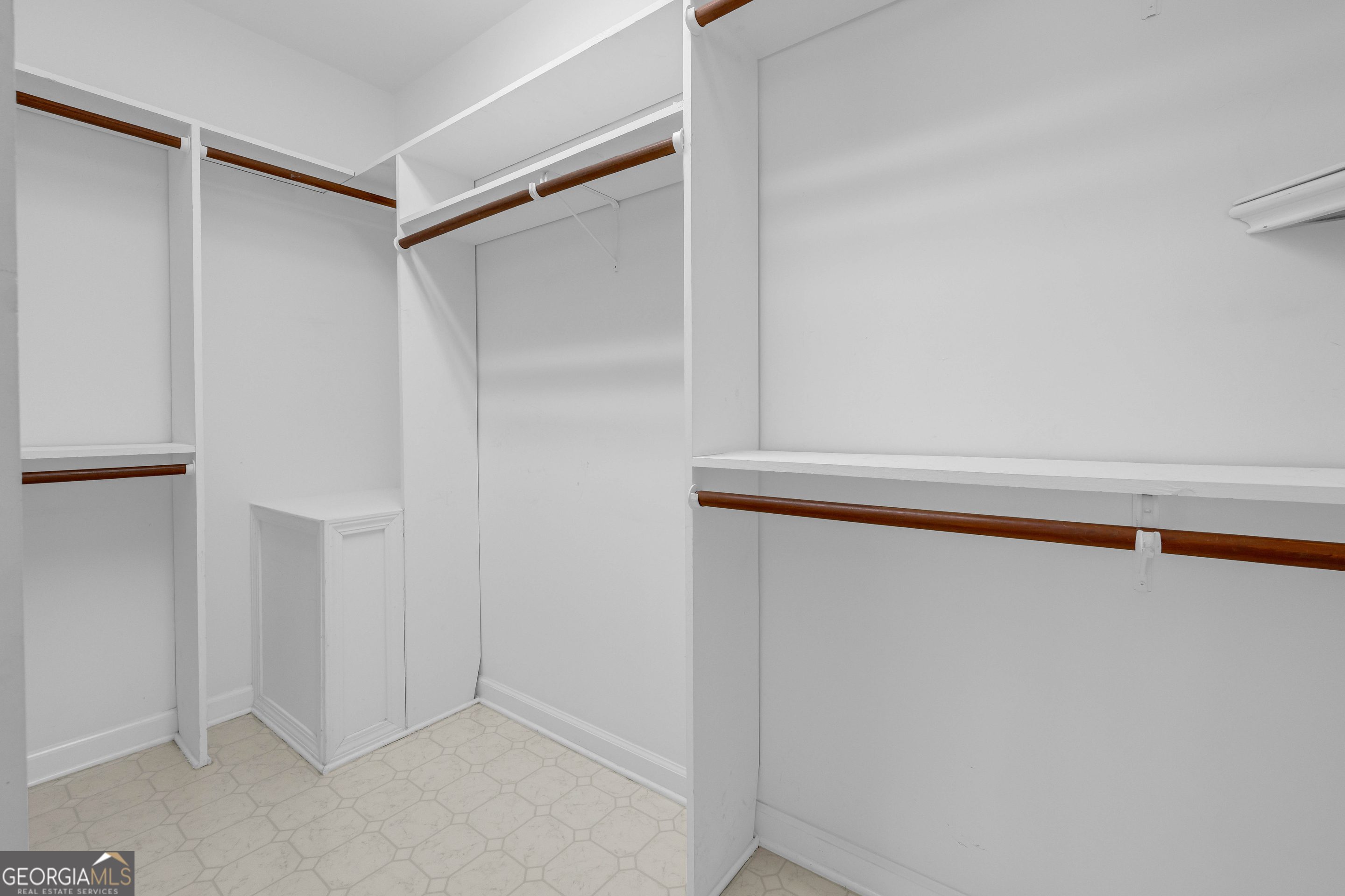 114 River Bluff Hoschton, GA 30548 - Photo 29 of 72 a view of closet