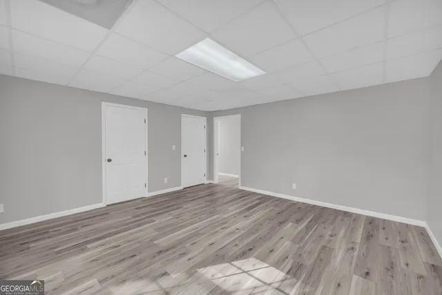 a view of yard with trees