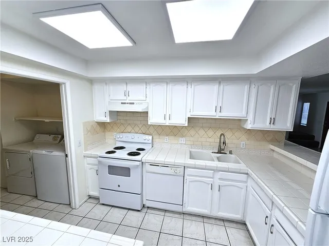 $1,250 | 2658 Ruthe Duarte Avenue, Las Vegas, NV 89121