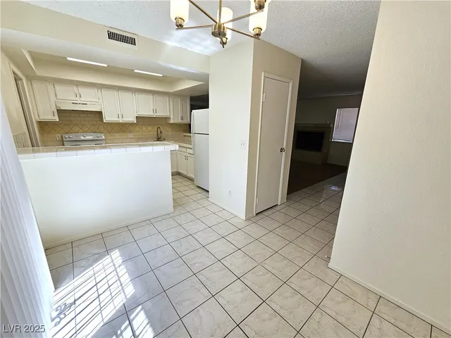 $1,250 | 2658 Ruthe Duarte Avenue, Las Vegas, NV 89121
