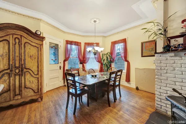 $774,999 | 320 South Bayview Avenue, Freeport, NY 11520