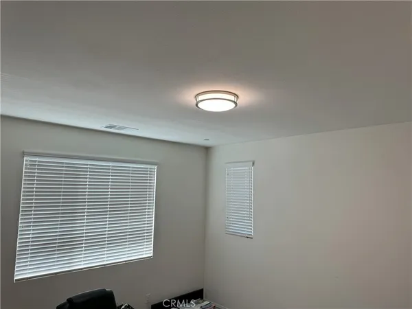 $4,795 | 913 East 2nd Street, Santa Ana, CA 92701