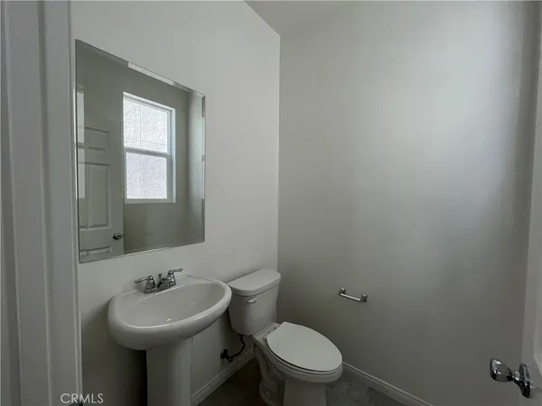 $4,795 | 913 East 2nd Street, Santa Ana, CA 92701