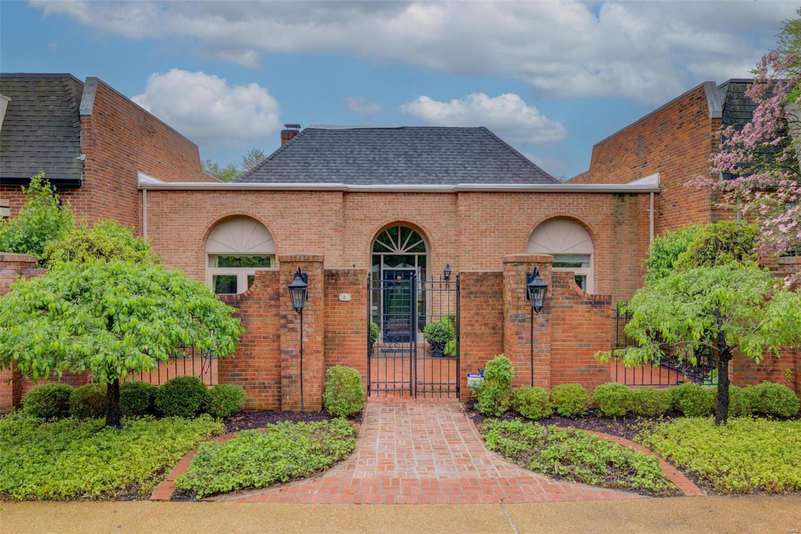 8 Chatfield Place Road St. Louis, MO 63141 - Photo 1 of 26 Gallery Image 1