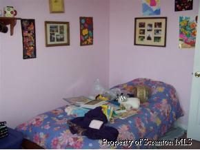 548 Back Street Scranton, PA 18504 - Photo 7 of 8 Gallery Image 7