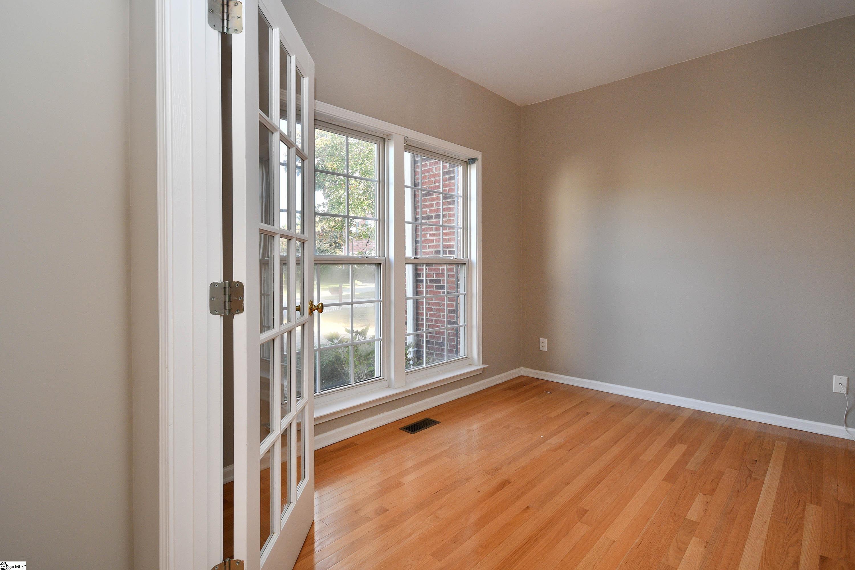 114 Myrtle Way Greer, SC 29650 - Photo 18 of 38 Gallery Image 18