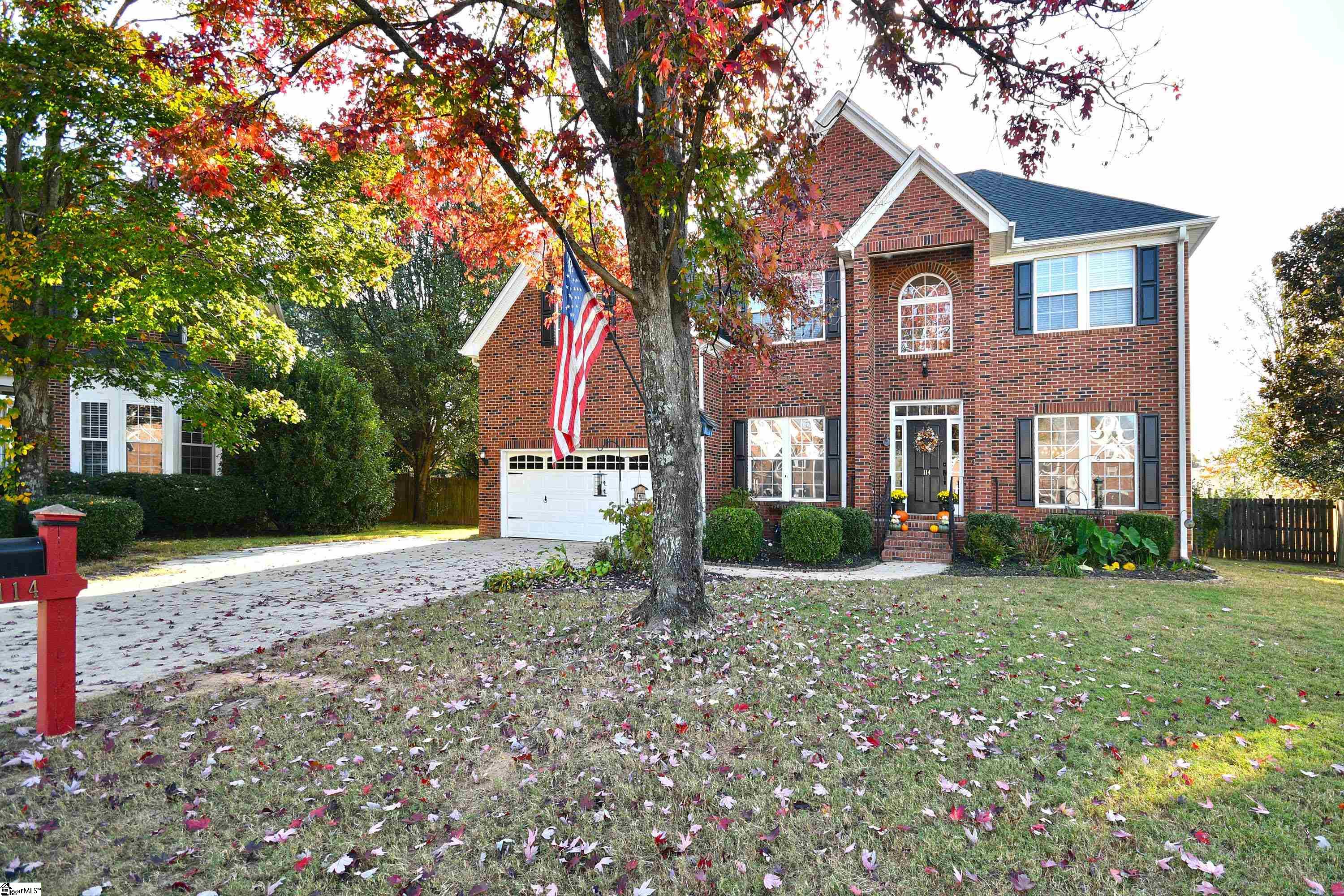 114 Myrtle Way Greer, SC 29650 - Photo 2 of 38 Gallery Image 2