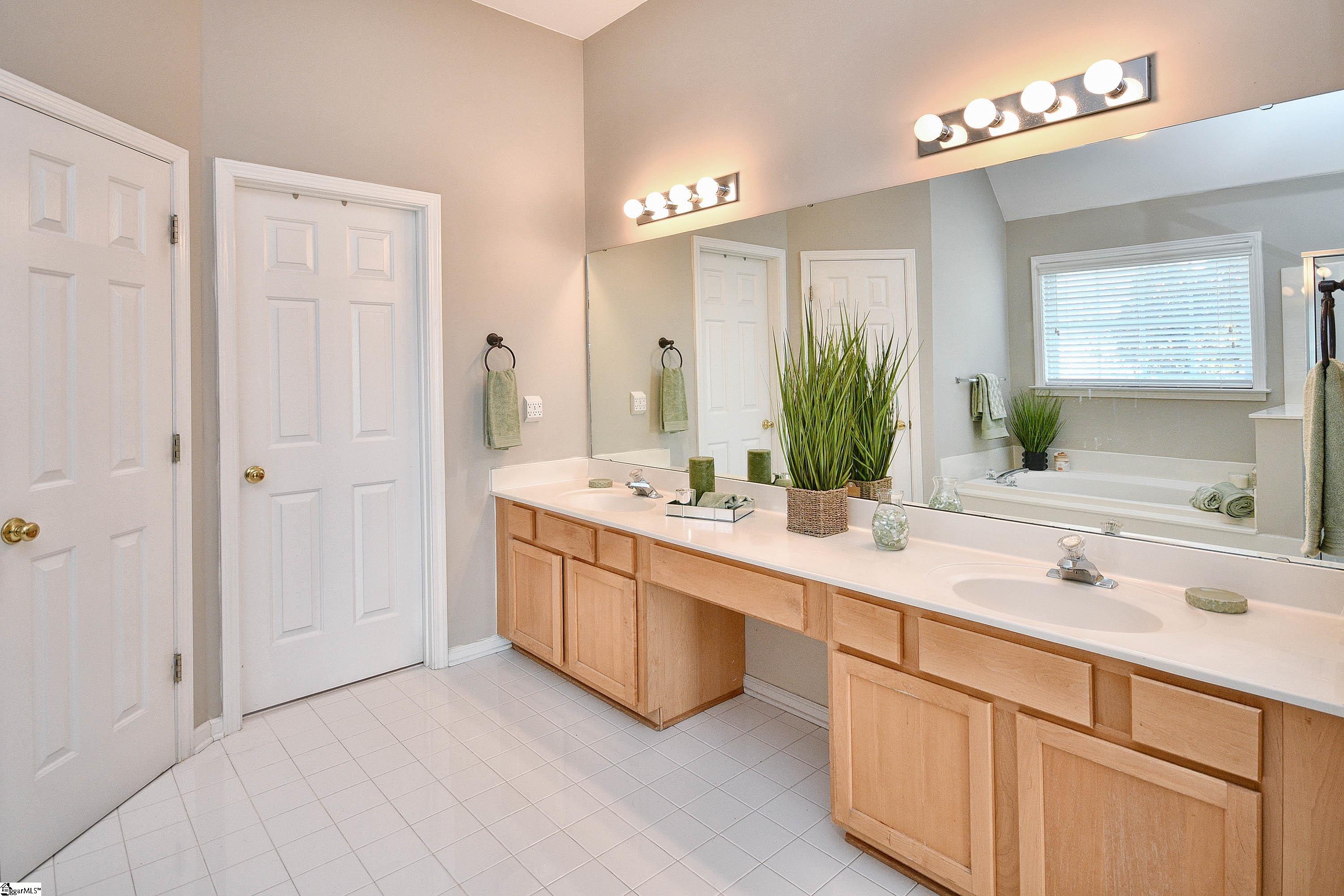 114 Myrtle Way Greer, SC 29650 - Photo 22 of 38 Gallery Image 22