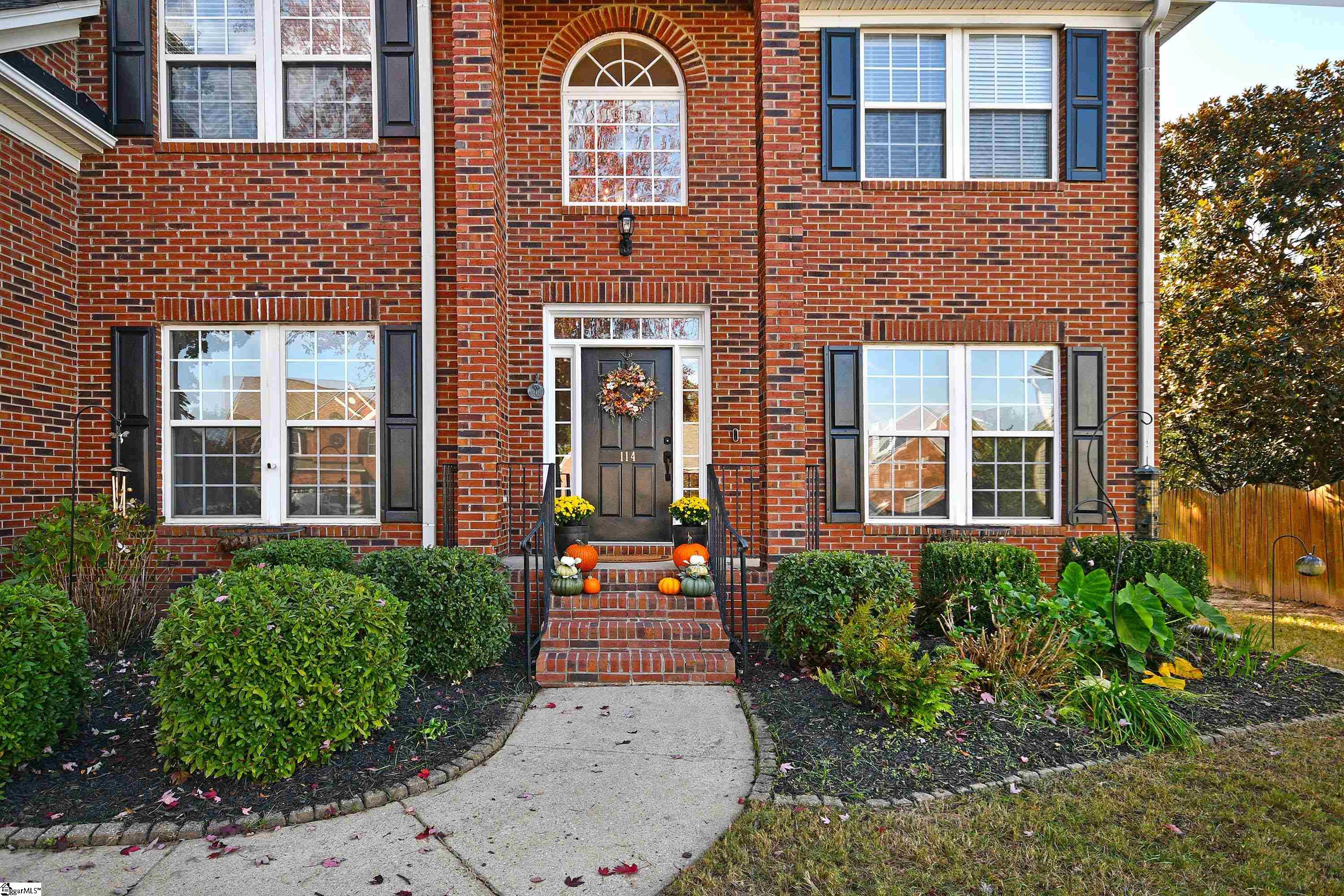 114 Myrtle Way Greer, SC 29650 - Photo 3 of 38 Gallery Image 3