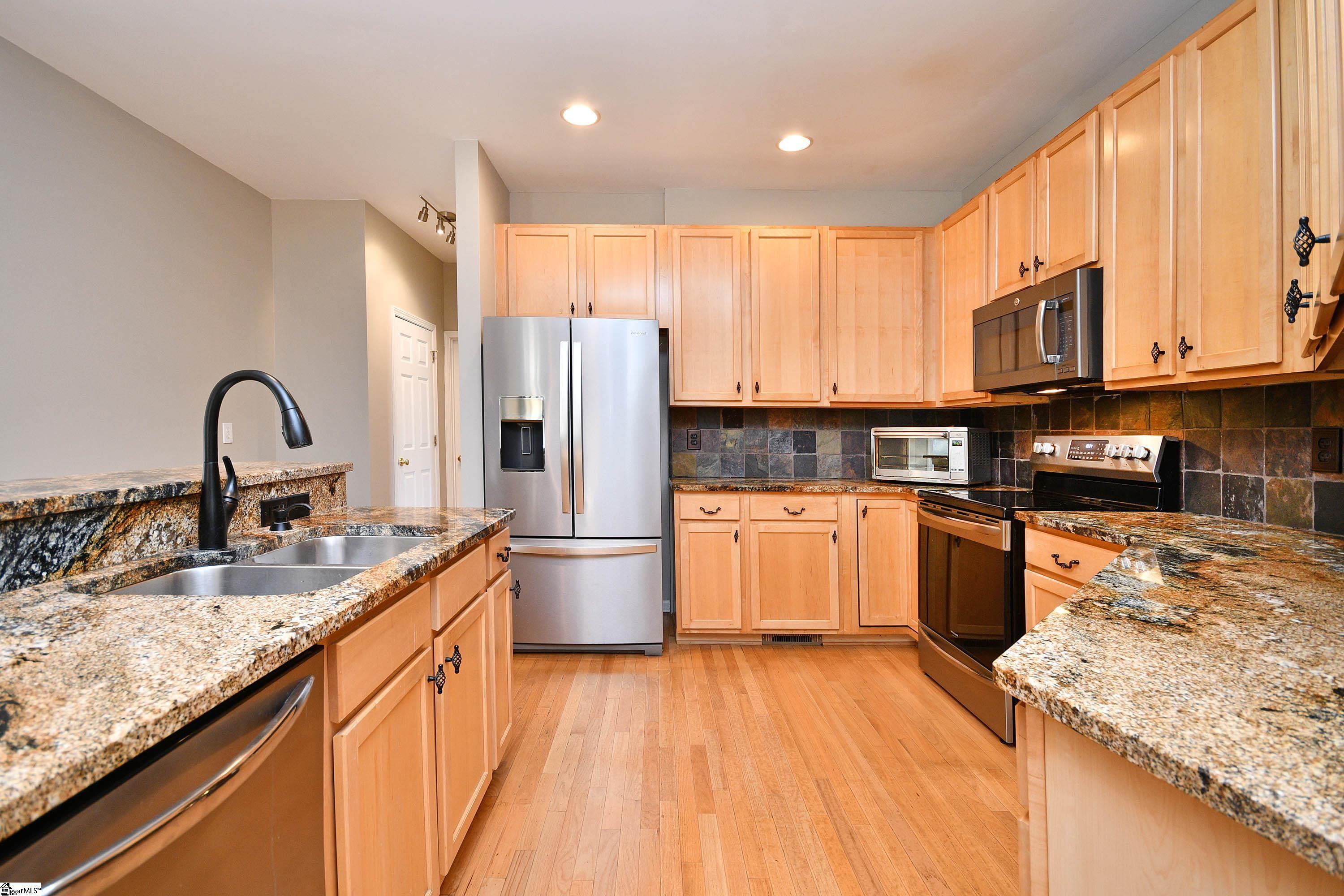 114 Myrtle Way Greer, SC 29650 - Photo 10 of 38 Gallery Image 10