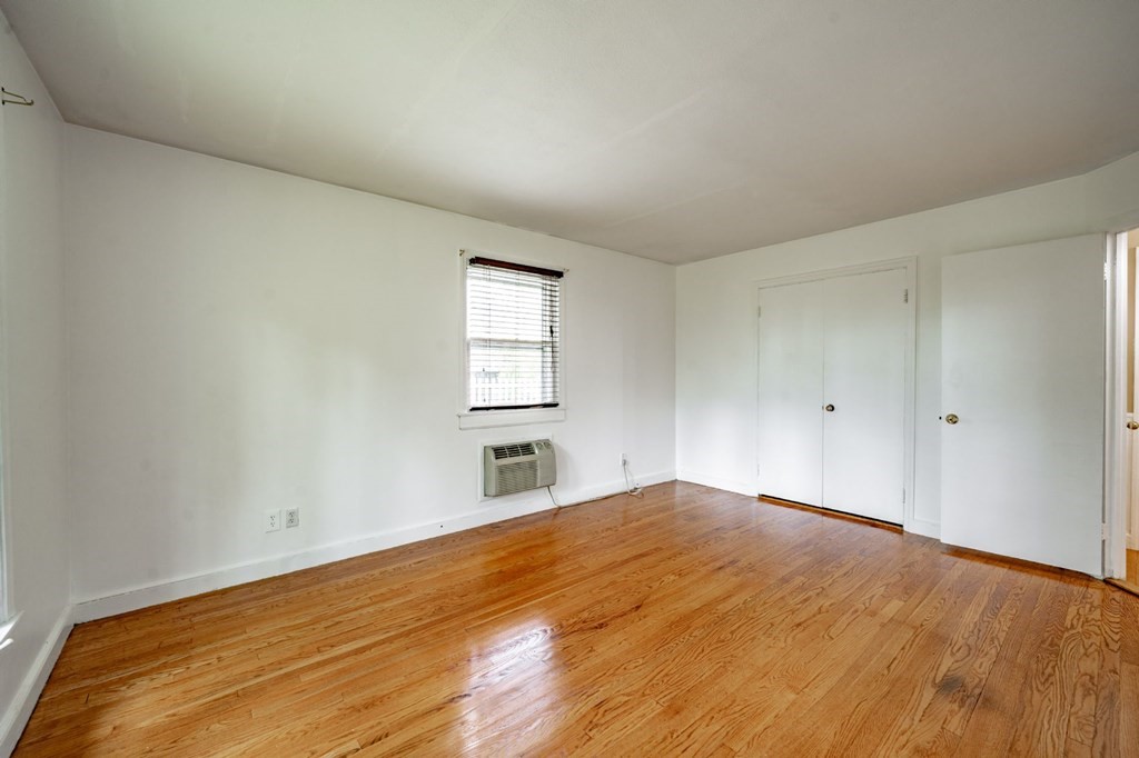 35 Wendover Road Springfield, MA 01118 - Photo 12 of 40