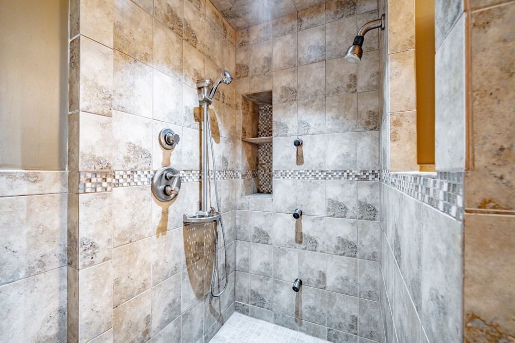 35 Wendover Road Springfield, MA 01118 - Photo 13 of 40