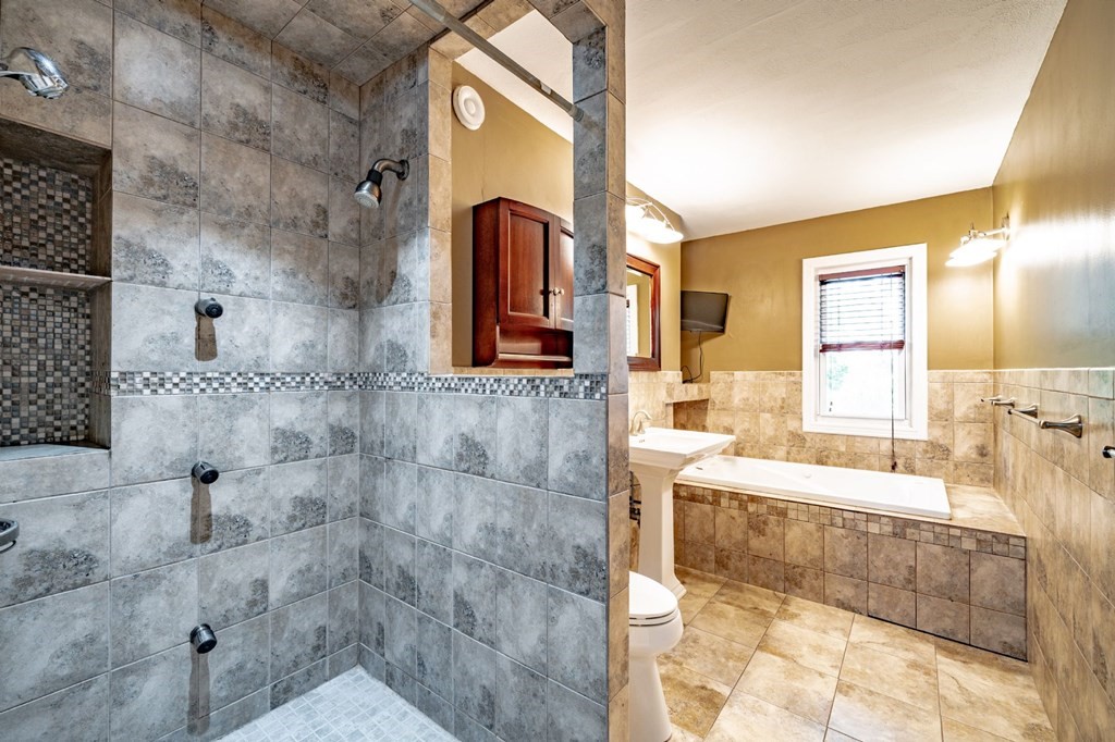35 Wendover Road Springfield, MA 01118 - Photo 14 of 40