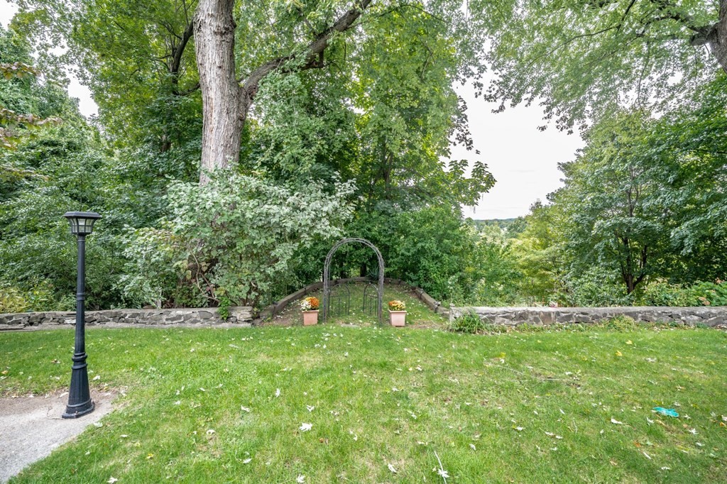 35 Wendover Road Springfield, MA 01118 - Photo 24 of 40
