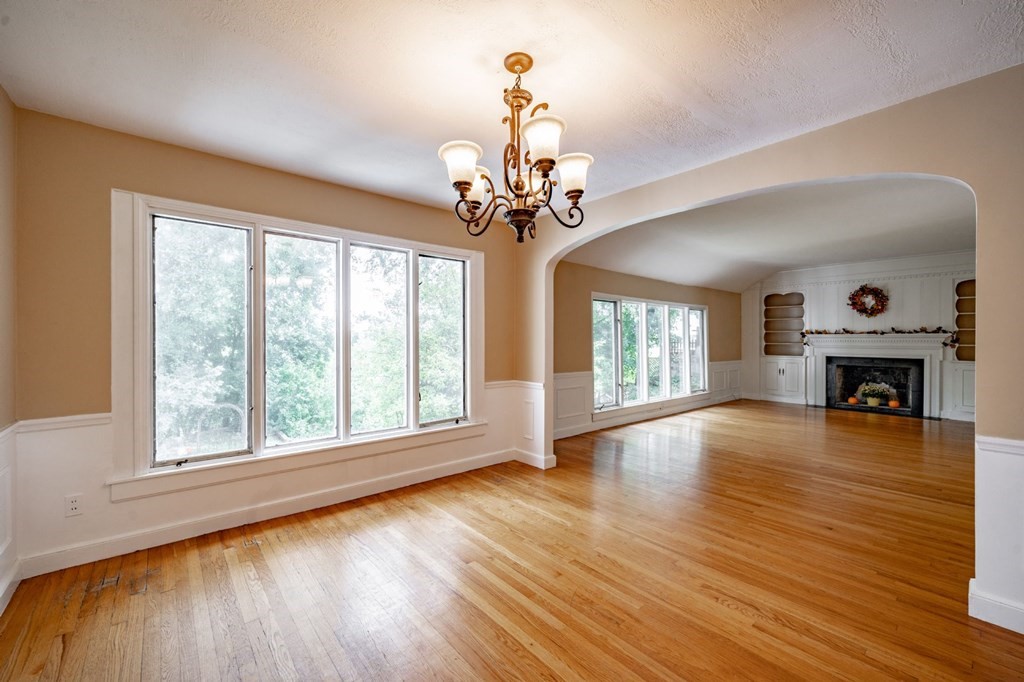 35 Wendover Road Springfield, MA 01118 - Photo 4 of 40