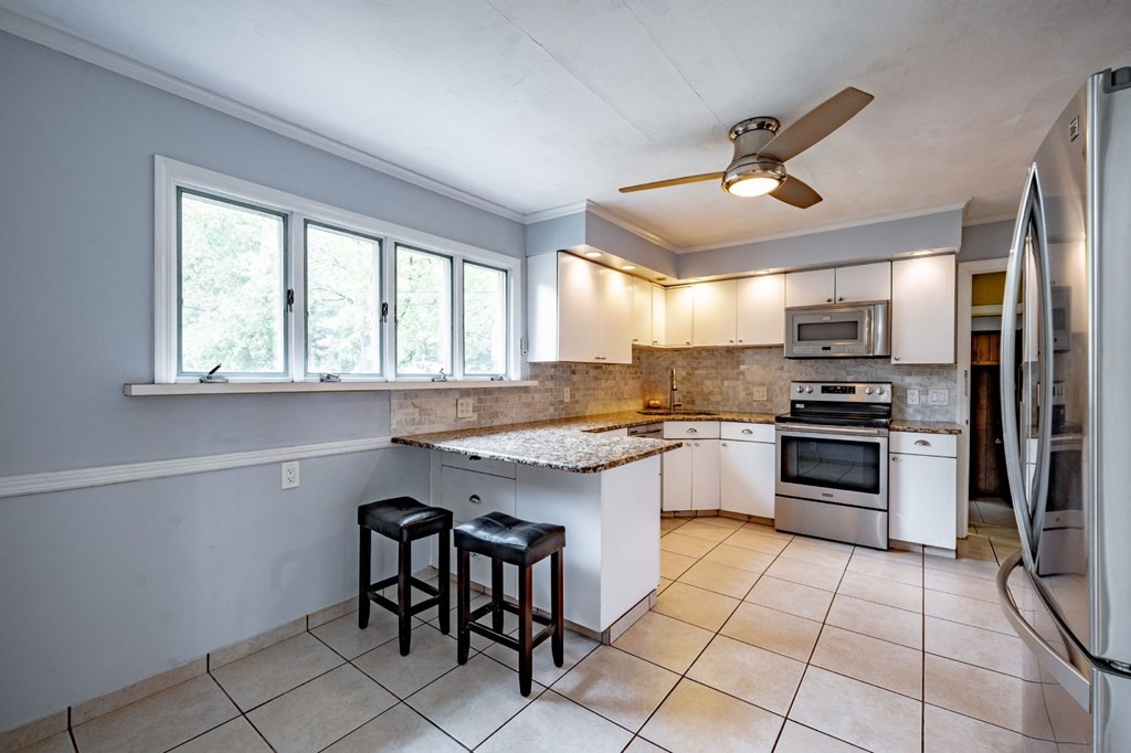 35 Wendover Road Springfield, MA 01118 - Photo 5 of 40