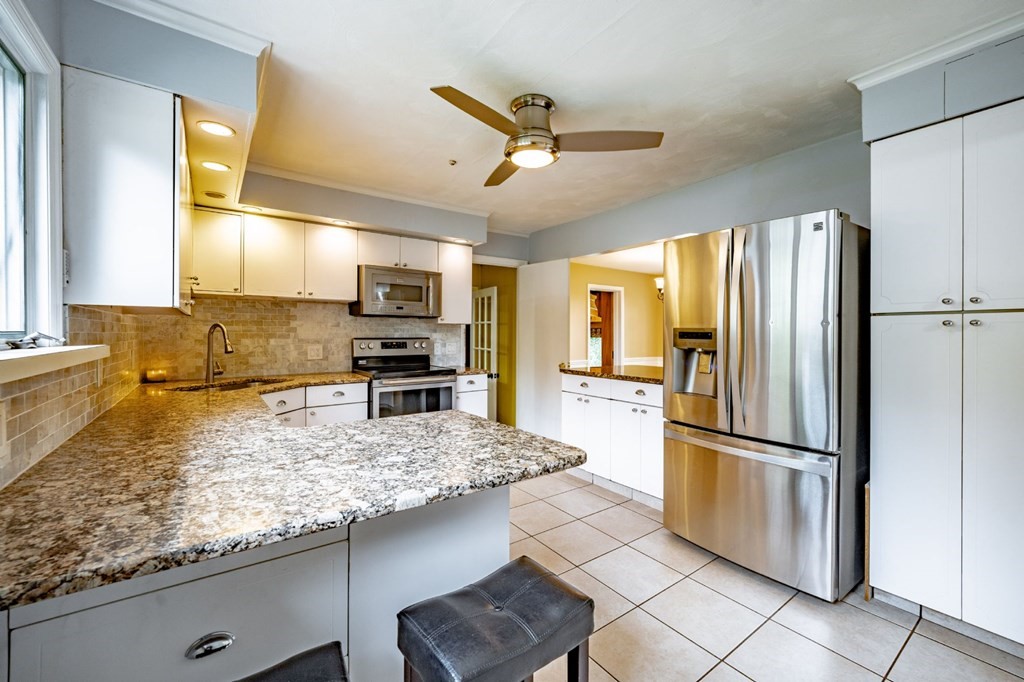 35 Wendover Road Springfield, MA 01118 - Photo 6 of 40