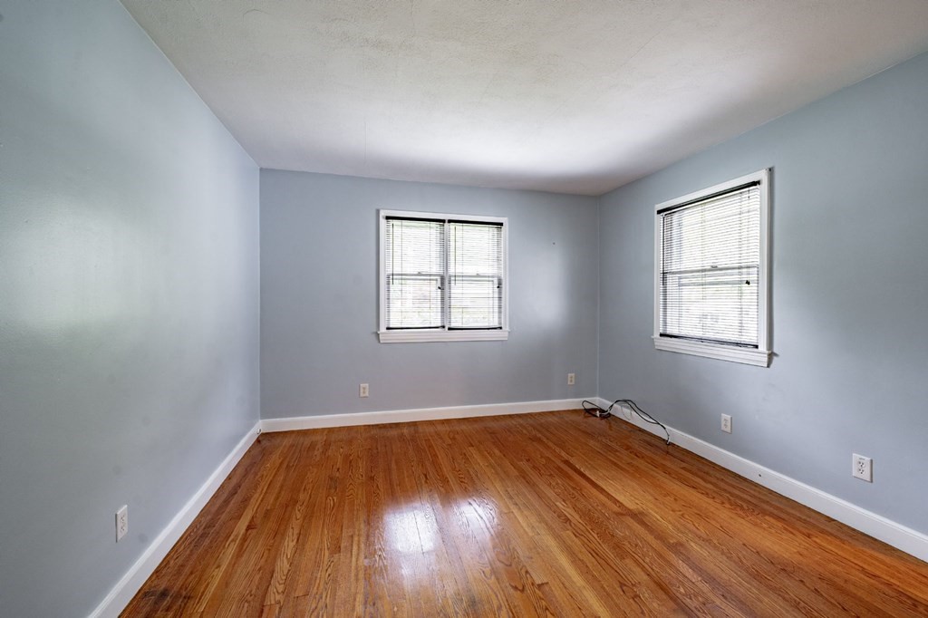 35 Wendover Road Springfield, MA 01118 - Photo 8 of 40
