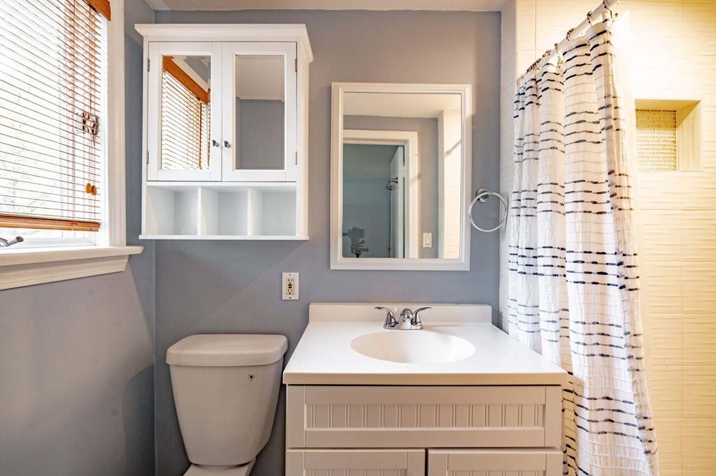 35 Wendover Road Springfield, MA 01118 - Photo 9 of 40