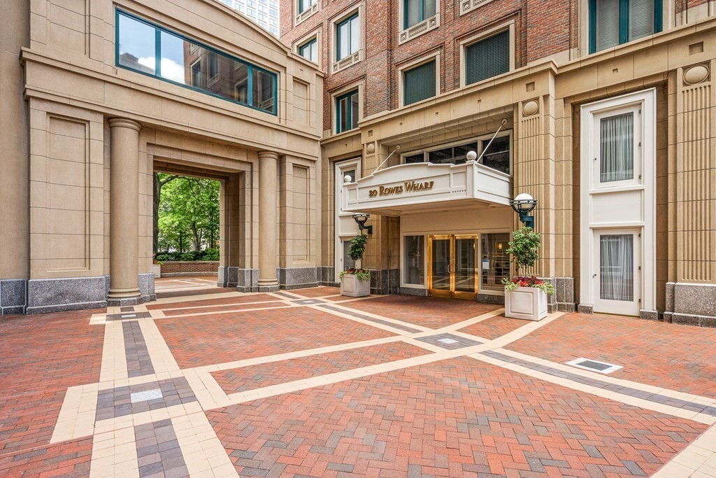 20 Rowes Wharf, Unit 310 Boston, MA 02110 - Photo 19 of 31