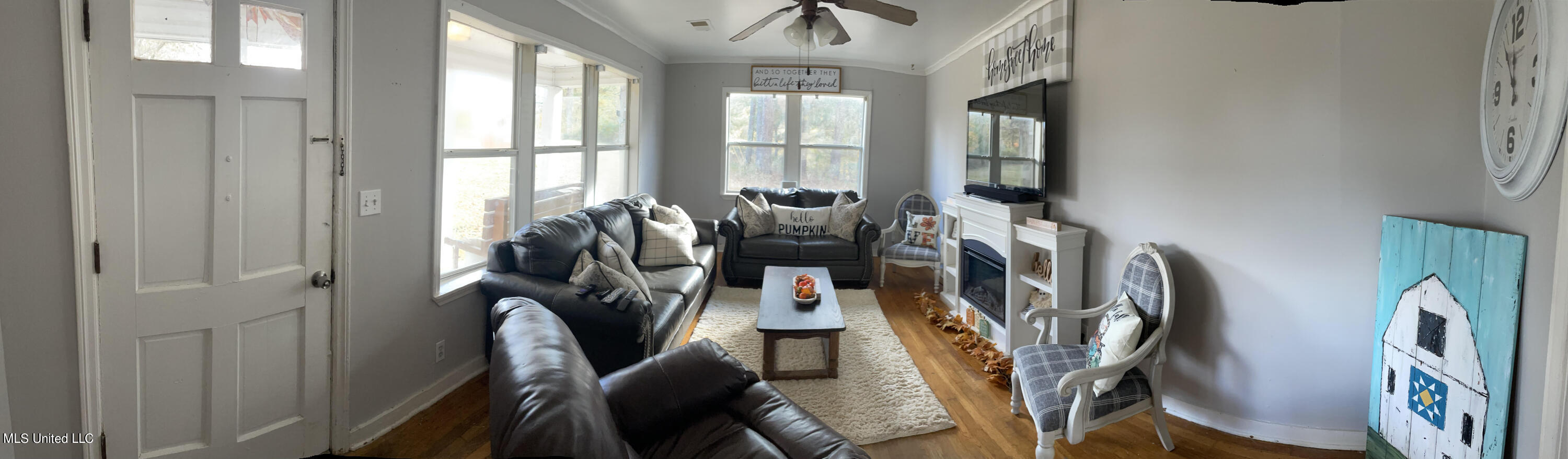 1266 Cypress Corner Road Senatobia, MS 38668 - Photo 4 of 13 Livingroom 4