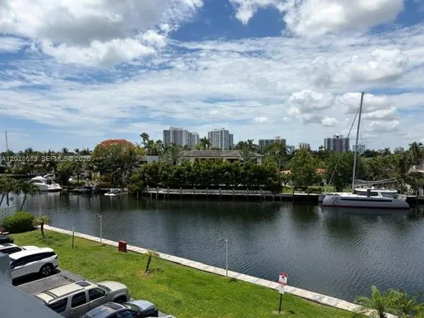 $3,000 | 401 Golden Isles Drive, Unit 312, Hallandale Beach, FL 33009