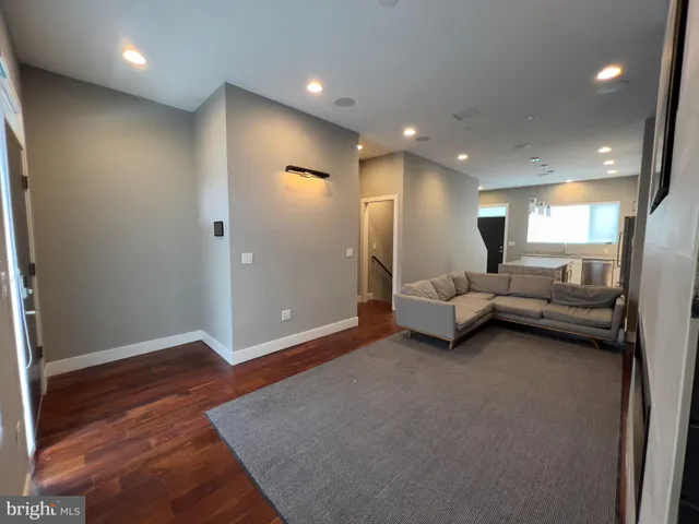 $4,500 | 423 Wallace Street, Philadelphia, PA 19123