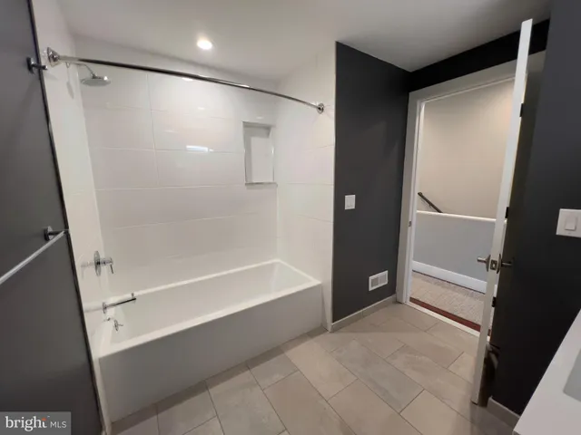 $4,500 | 423 Wallace Street, Philadelphia, PA 19123