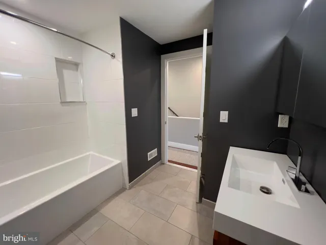 $4,500 | 423 Wallace Street, Philadelphia, PA 19123