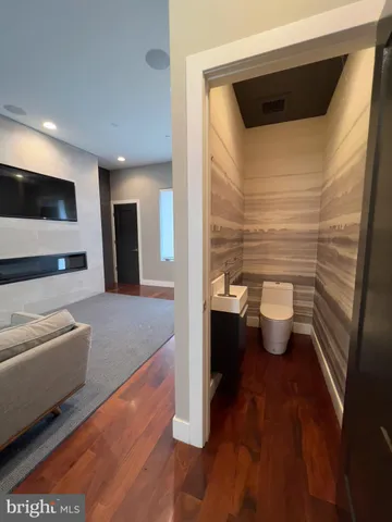 $4,500 | 423 Wallace Street, Philadelphia, PA 19123