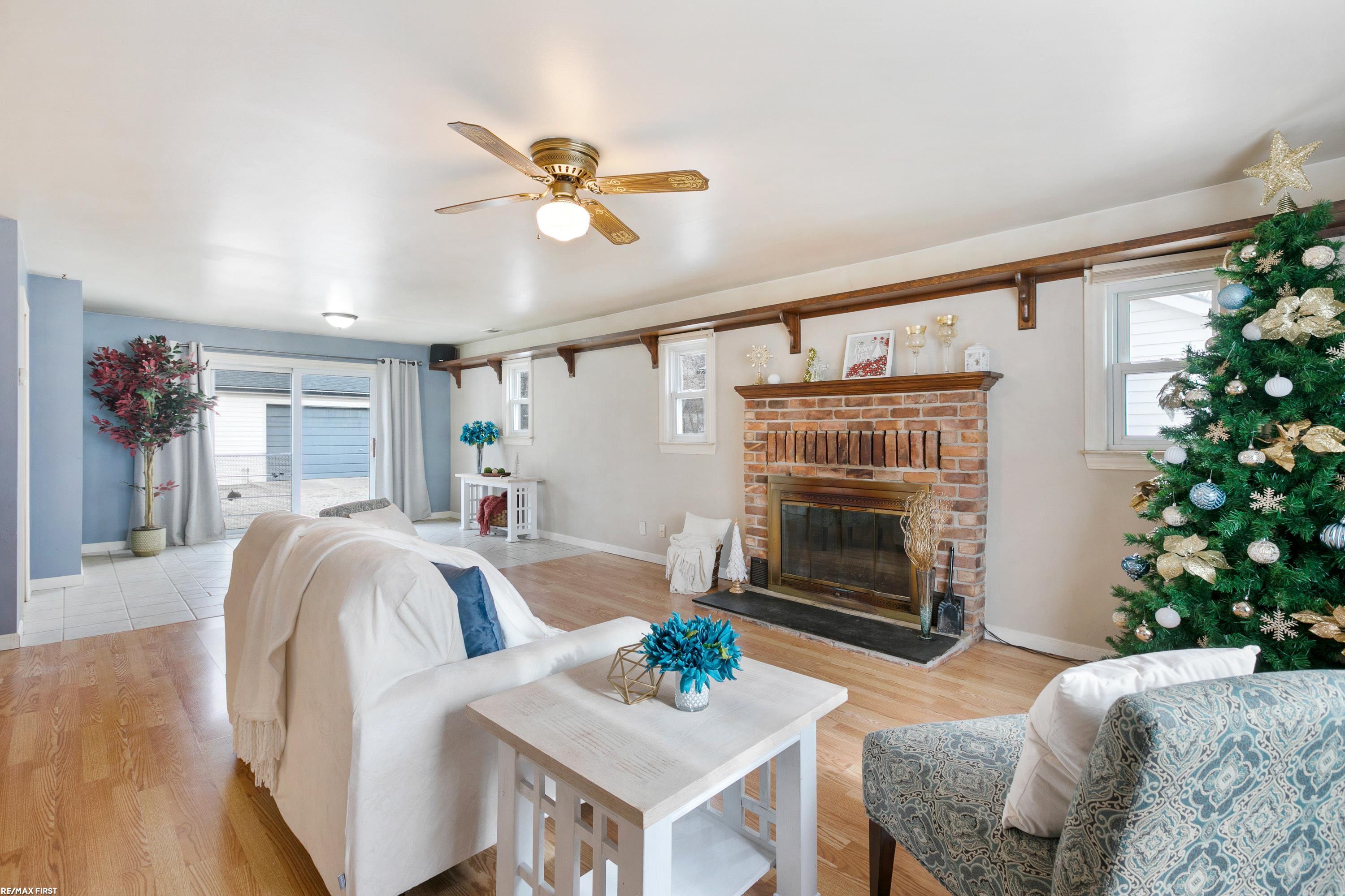 6693 Mayfair Road Utica, MI 48317 - Photo 9 of 31 50097297-8.JPG
