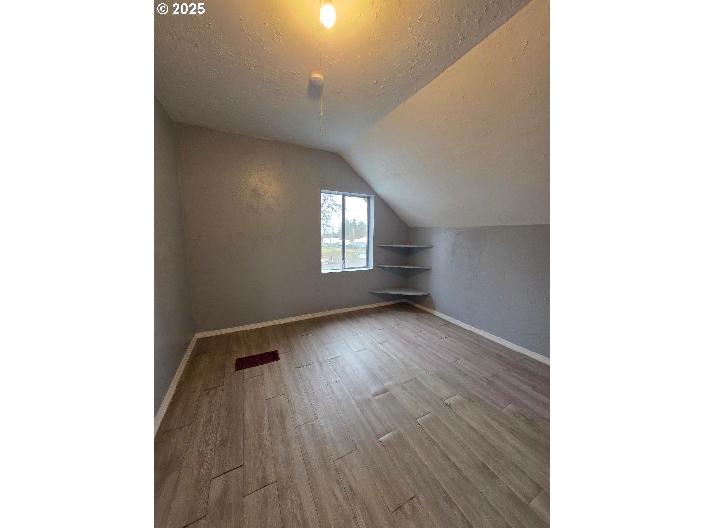 57036 Wamic Market Road Wamic, OR 97063 - Photo 22 of 26