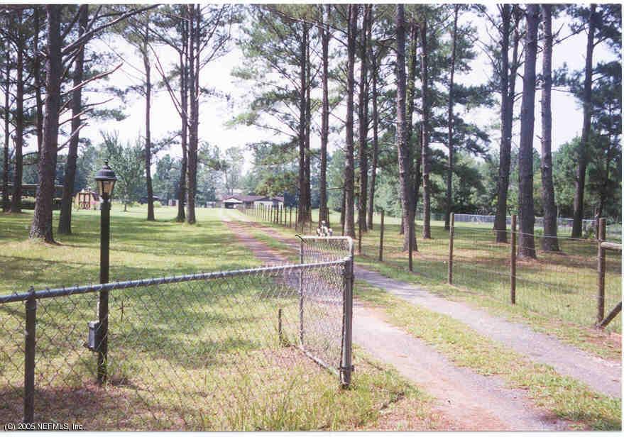 2901 Batten Road Bryceville, FL 32009 - Photo 4 of 7 3 - 6' Fence