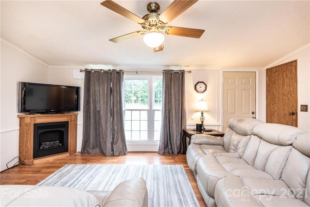 7713 Riverbend Road Claremont, NC 28610 - Photo 8 of 32 Gallery Image 8