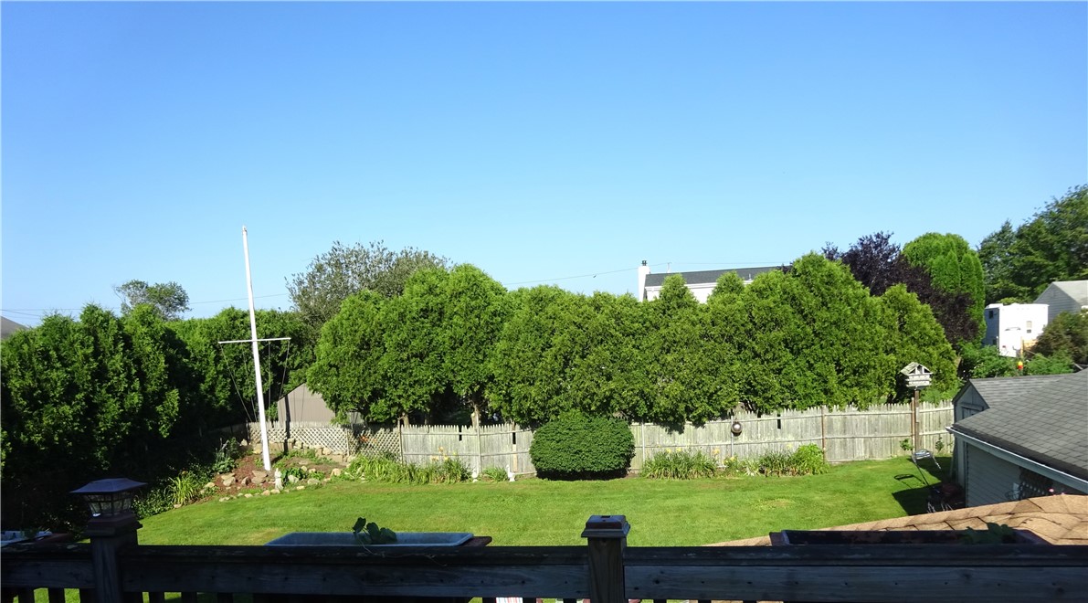 12 Harvey Road Middletown, RI 02842 - Photo 6 of 9
